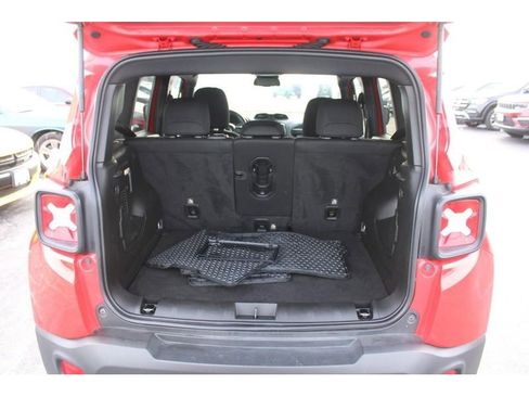 Used 2022 Jeep Renegade Altitude w/ Convenience Group image 7