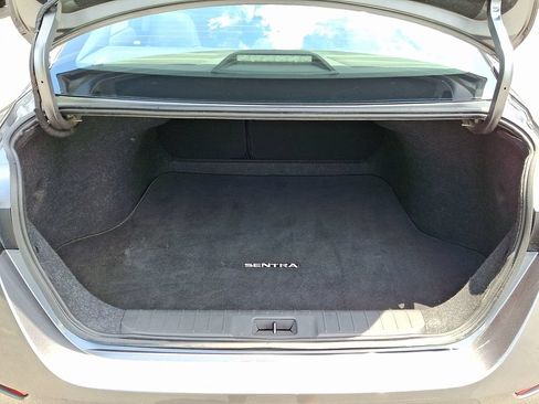 Used 2021 Nissan Sentra SV FWD image 28
