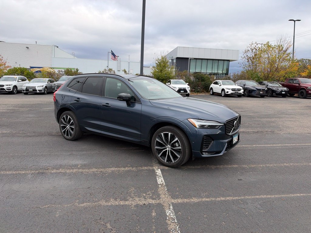 Used 2024 Volvo XC60 B5 Plus w/ Protection Package Premier AWD/4WD image 7