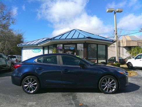Used 2018 MAZDA MAZDA3 Touring image 8