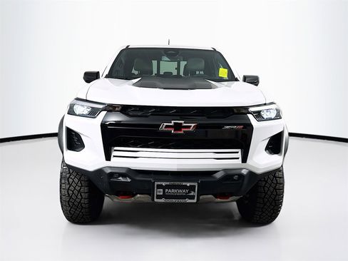 Used 2024 Chevrolet Colorado ZR2 image 2