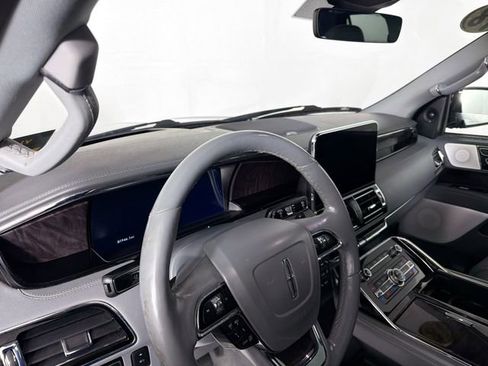 Used 2018 Lincoln Navigator Reserve w/ Technology Package image 9