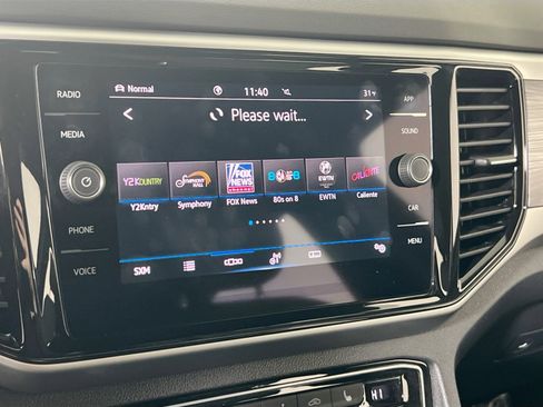 Used 2023 Volkswagen Atlas Cross Sport SE image 14