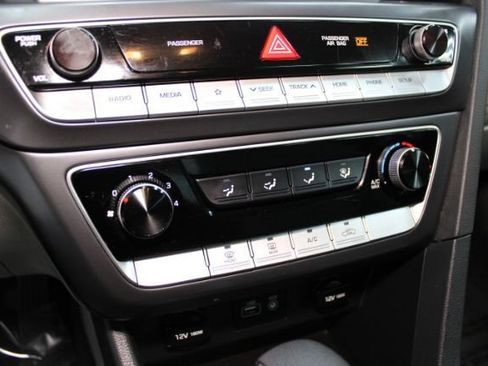 Used 2018 Hyundai Sonata SE image 16