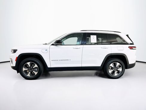 Used 2023 Jeep Grand Cherokee 4WD 4xe image 4
