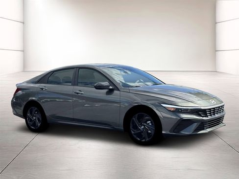 New 2026 Hyundai Elantra Sport FWD image 10