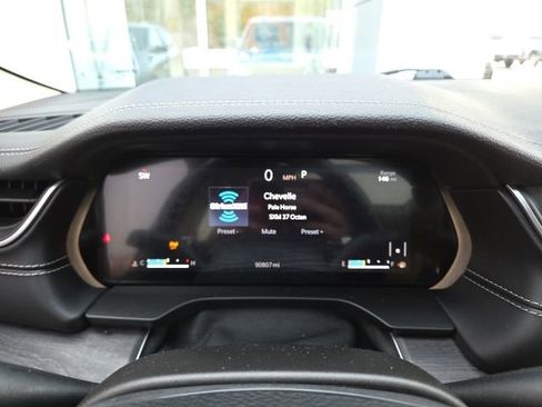 Used 2021 Jeep Grand Cherokee L Limited w/ Luxury Tech Group II image 22