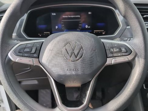 Used 2022 Volkswagen Tiguan S image 11