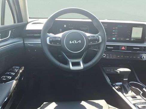 New 2026 Kia K5 EX image 5