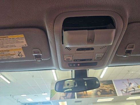 Used 2018 Chevrolet Equinox LT image 26