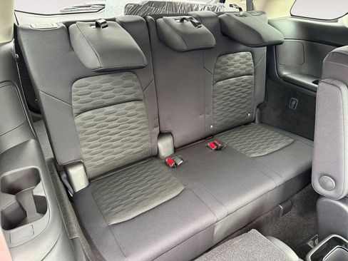 New 2025 Nissan Pathfinder SV w/ SV Premium Package image 30