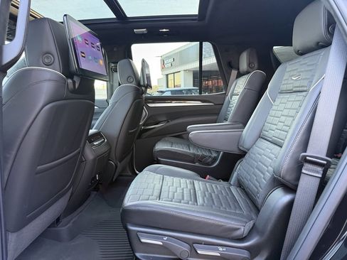 Used 2026 Cadillac Escalade Platinum Sport w/ LPO, Floor Liner Package image 37