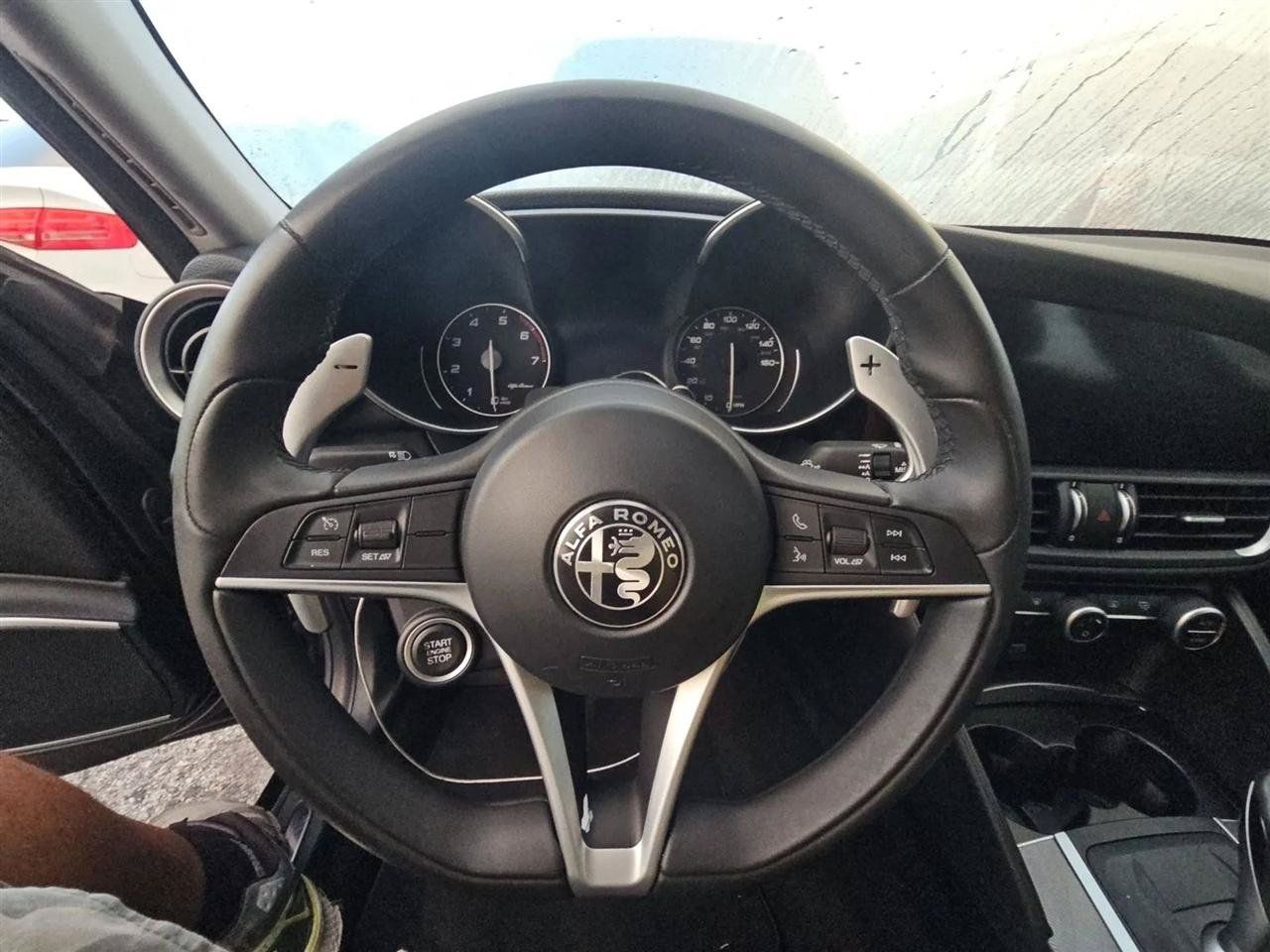 Used 2017 Alfa Romeo Giulia Ti w/ TI 19" Sport Package RWD image 10