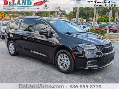 Used 2021 Chrysler Pacifica Touring-L w/ Uconnect Theater Family Group