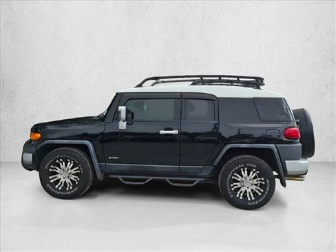 Used 2010 Toyota FJ Cruiser 2WD image 6