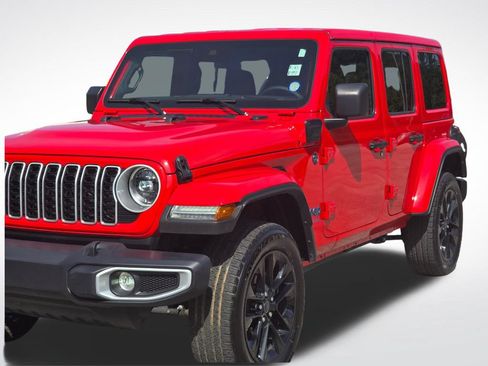 Used 2025 Jeep Wrangler Unlimited Sahara w/ Safety Group AWD/4WD image 52