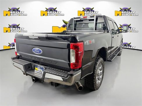 Used 2019 Ford F250 XLT w/ XLT Premium Package image 5