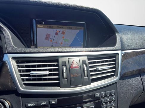 Used 2011 Mercedes-Benz E 350 4MATIC Sedan image 20