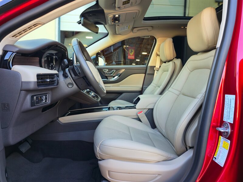 Used 2020 Lincoln Corsair Reserve FWD image 12