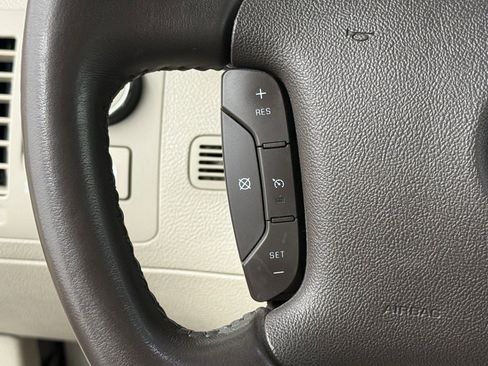 Used 2011 Cadillac DTS image 20