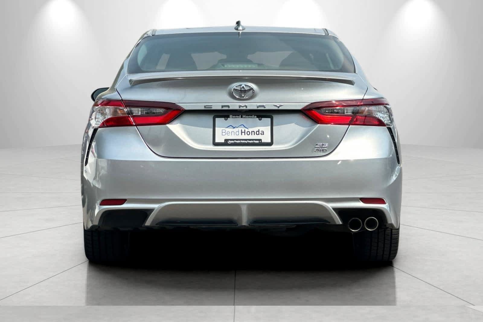 Used 2022 Toyota Camry SE w/ Cold Weather Package AWD/4WD image 7