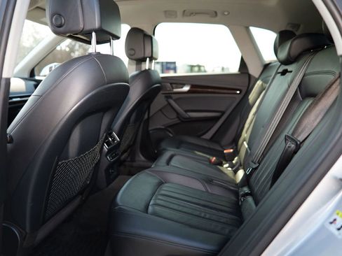 Used 2018 Audi Q5 2.0T Premium Plus w/ Premium Plus Package image 28