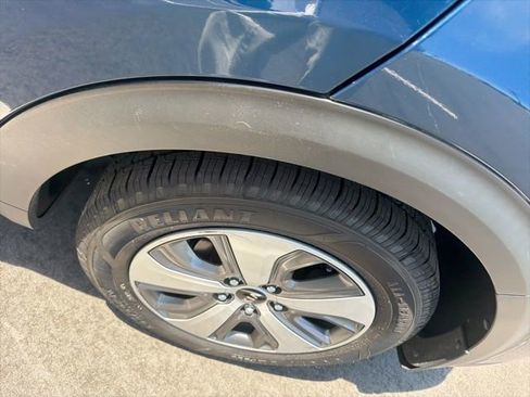 Used 2019 Kia Niro LX FWD image 19