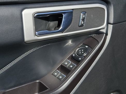 Used 2020 Ford Explorer XLT w/ Equipment Group 202A image 29