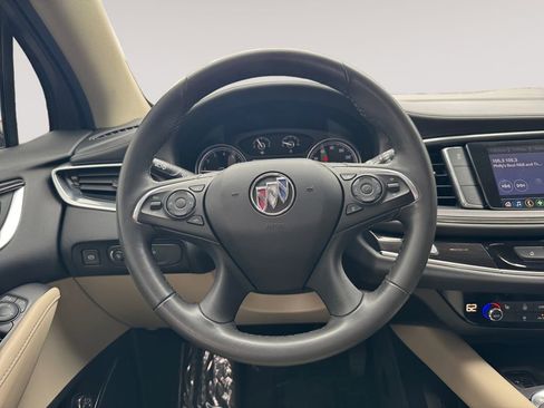 Used 2020 Buick Enclave Essence image 12