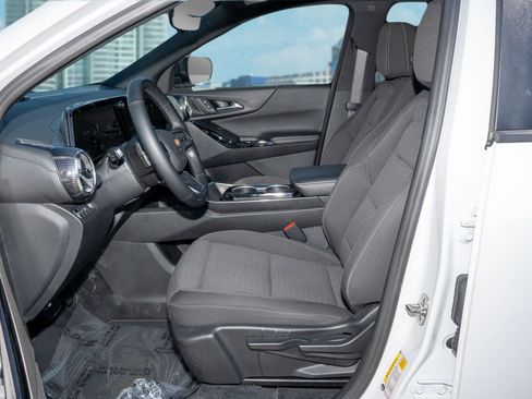 Used 2025 Chevrolet Equinox LT w/ Safety and Technology Package image 15