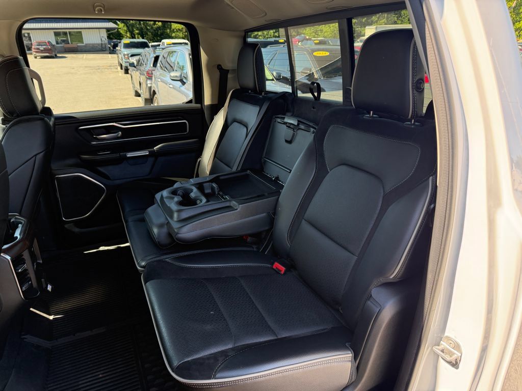 Used 2022 RAM 1500 Laramie AWD/4WD image 29