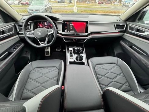 Certified 2025 Volkswagen Atlas Peak Edition SE image 14