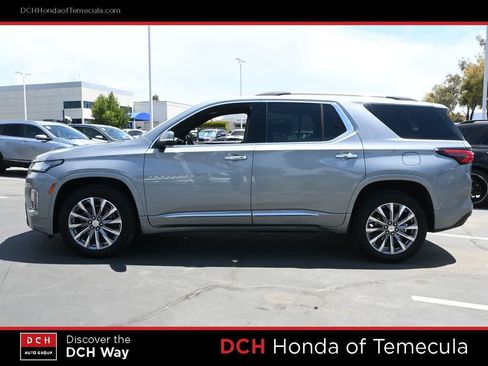 Used 2023 Chevrolet Traverse Premier w/ LPO, Floor Liner Package FWD image 4