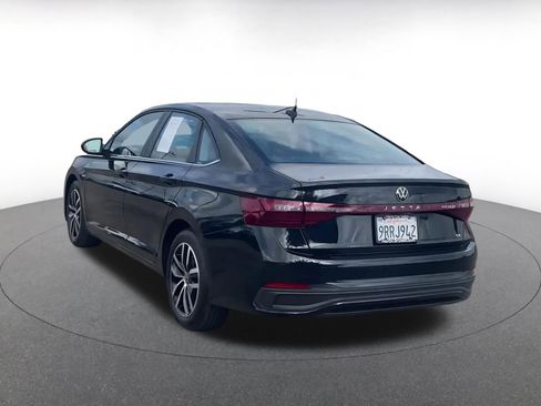 Used 2025 Volkswagen Jetta SE image 11