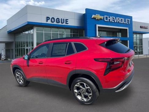 New 2026 Chevrolet Trax LT FWD image 3