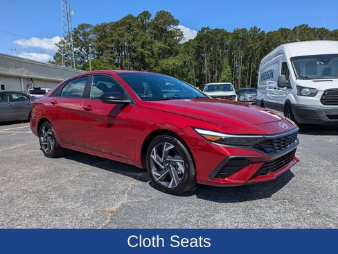 Used 2025 Hyundai Elantra Sport FWD image 2