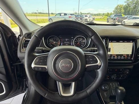 Used 2018 Jeep Compass Limited w/ Navigation Group AWD/4WD image 16