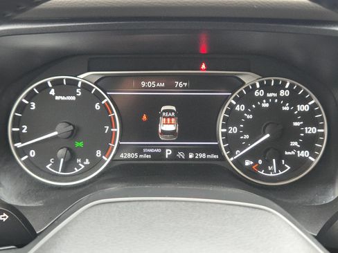 Certified 2025 Nissan Rogue SV FWD image 22