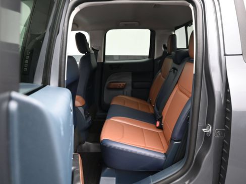 Used 2022 Ford Maverick Lariat w/ Lariat Luxury Package FWD image 11