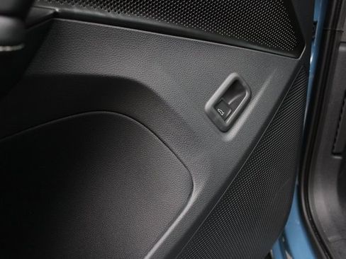 New 2026 Volkswagen Tiguan SE image 8