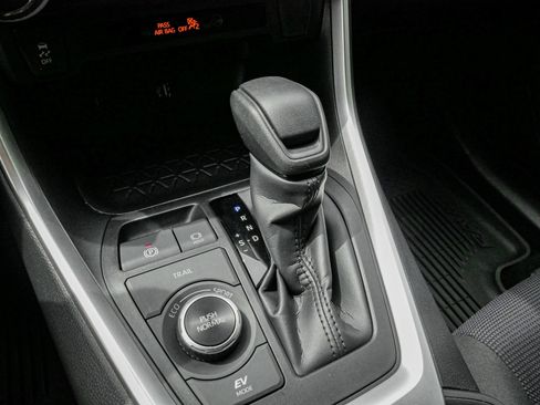 Used 2024 Toyota RAV4 LE image 25