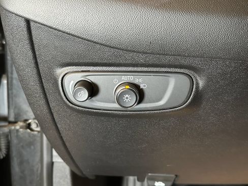 Used 2019 Chevrolet Equinox LT AWD/4WD image 18