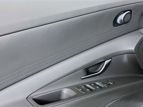 Certified 2024 Hyundai Elantra SE image 17