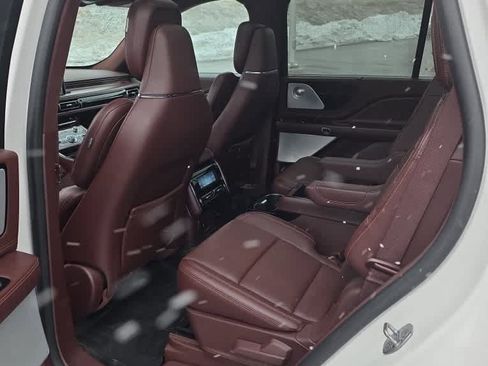 Used 2022 Lincoln Aviator Black Label w/ Dynamic Handling Package image 6