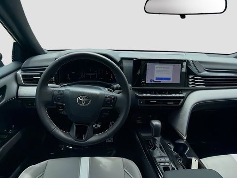 Used 2026 Toyota Camry SE FWD image 20
