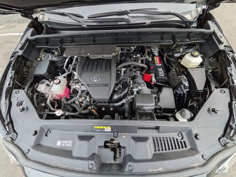 Certified 2023 Toyota Highlander XLE image 29