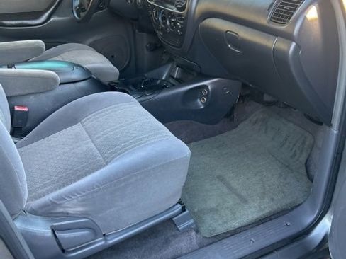 Used 2004 Toyota Tundra SR5 image 4