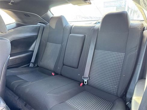 Used 2017 Dodge Challenger R/T image 9