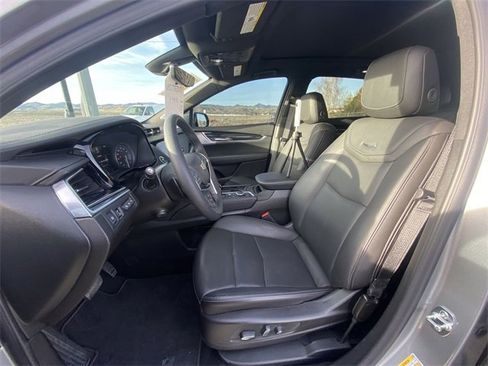 Used 2025 Cadillac XT5 Premium Luxury w/ Technology Package image 11