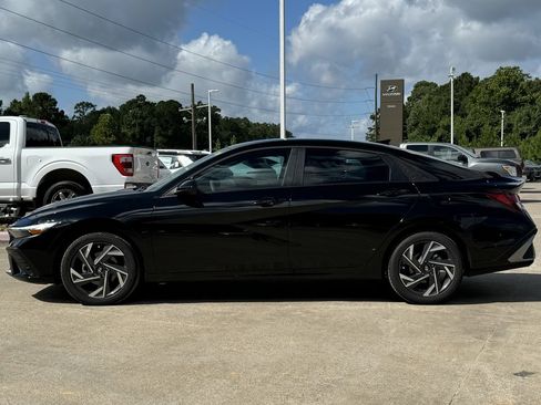 New 2025 Hyundai Elantra Sport image 9